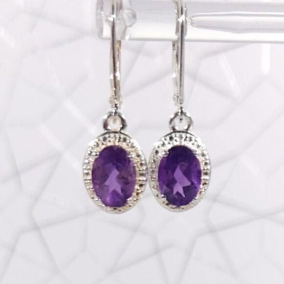 Amethyst 2.5 Carats Dangle Earrings in Sterling Silver - Picture 2 of 5